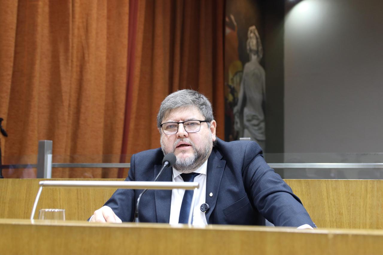 «Los sectores vulnerables no pueden pagar un carnet de manejo». Concejal Carlos Ale