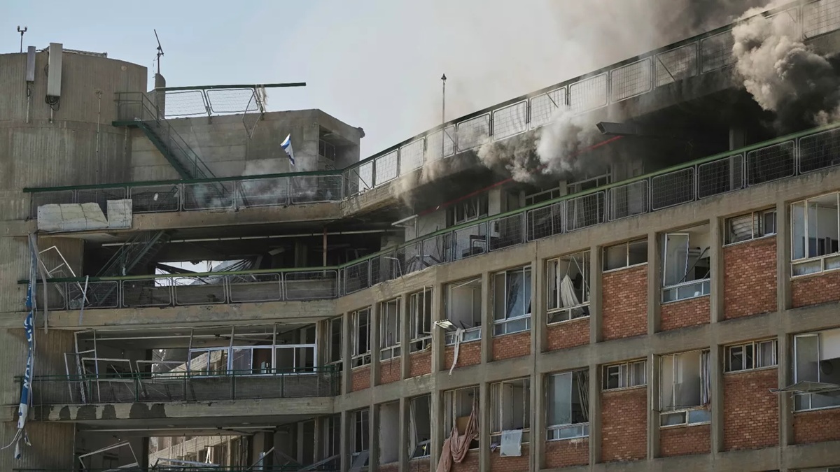 Irán lanzó otra oleada de misiles contra Israel: 23 heridos y una nueva escalada militar sin freno
