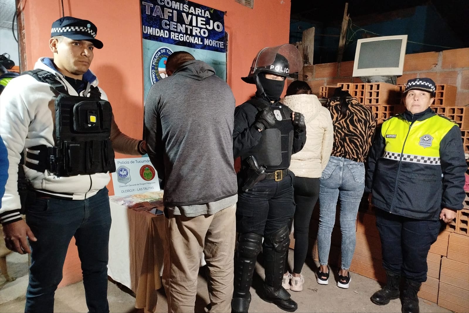 Tafí Viejo: cinco allanamientos por robo terminan con secuestro de cocaína y 35 detenidos