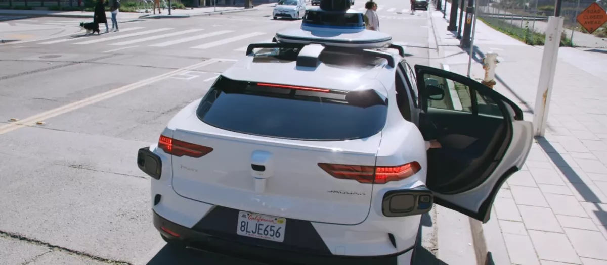 Taxistas de Nueva York amenazan con un paro si entran en funcionamiento los robotaxis autónomos