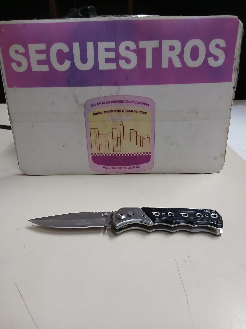 Detienen a un agresor que amenazó  a un comerciante con arma blanca
