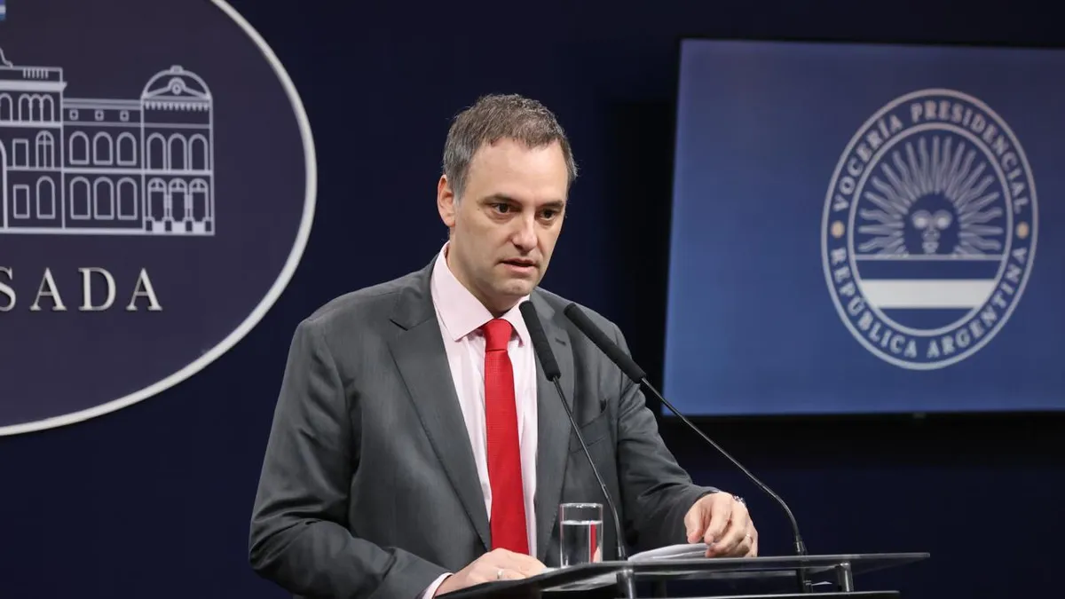 Adorni desmiente que la TV Pública no vaya a transmitir el Mundial 2026