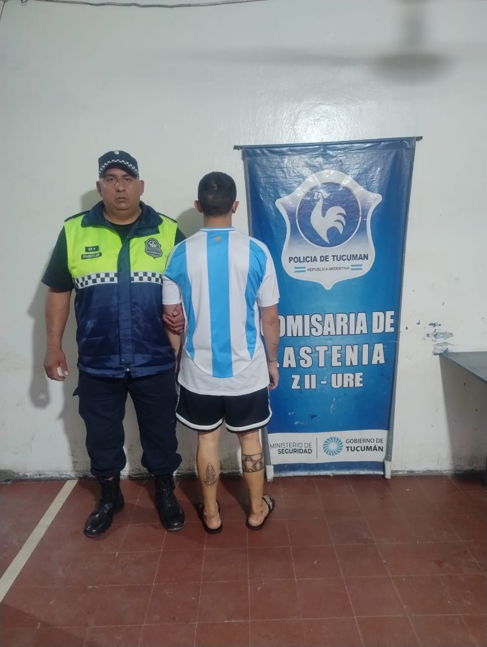 Detienen a un sujeto que atacó una casa a balazos
